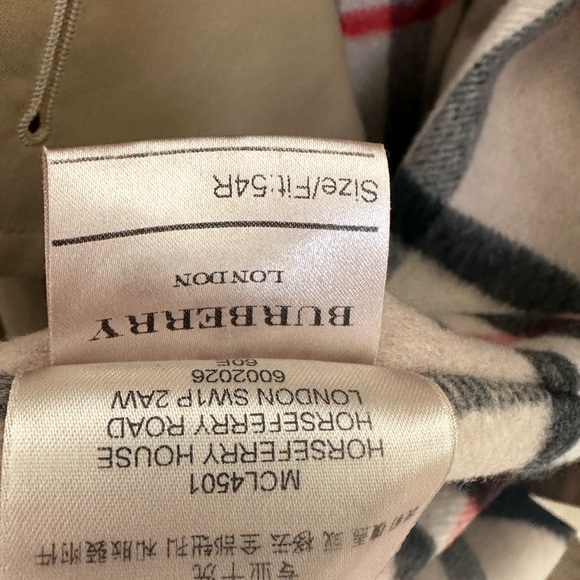 Men’s Burberry trench with removable insert. Size 54R. Good condition - Picture 7 of 7